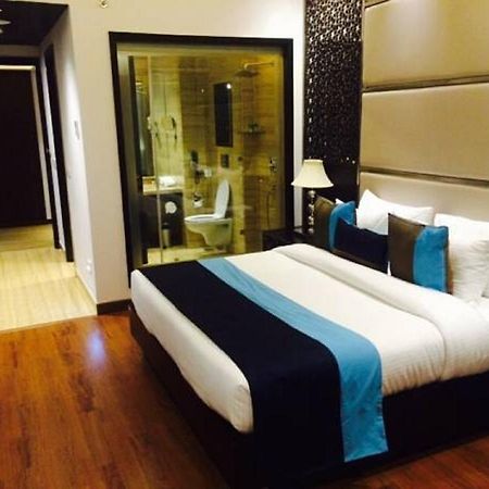 Hotel Delite Grand Faridabad Exterior foto