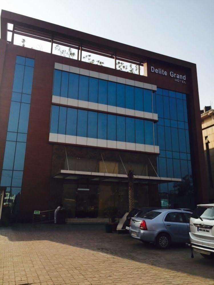 Hotel Delite Grand Faridabad Exterior foto